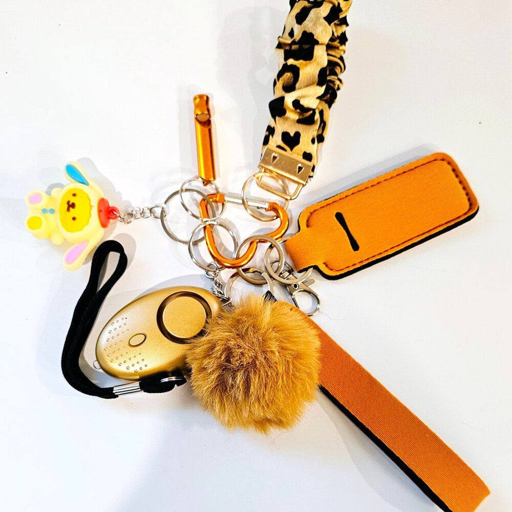 Kid-Friendly Lightweight Gold Pompompurin Safety Keychain Whistle Lightweight
